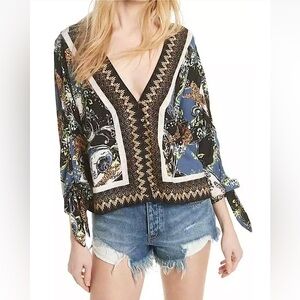 Free People Catch Me if You Can Geometric Cheetah Print Top. Size XS.